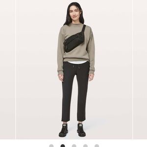 Lululemon on the fly mid-rise pant travel woven